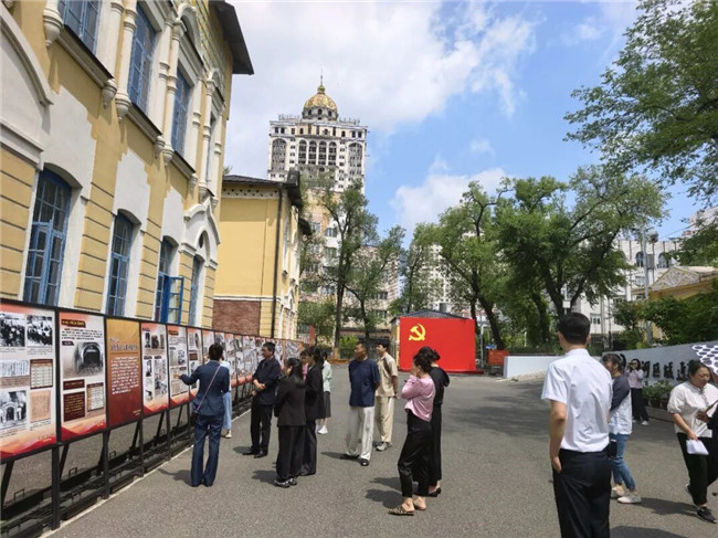 【党旗在基层一线高高飘扬】庆祝建党105周年，以光影铭记红色征程｜黑龙江革命文物展在绥芬河市博物馆启幕
