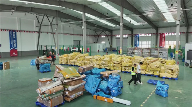 【开放发展跃升计划·贸易领先赋能行动】绥芬河跨境电商出口强劲,二季度货值首破10亿元大关