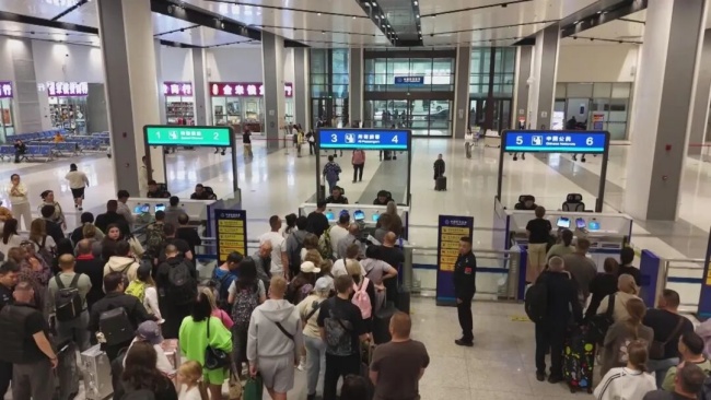 国庆口岸客流旺，跨境文旅持续升温